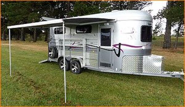 2025 Pinnacle Horse Floats Ultimate 3 Horse Angle Load Float Custom Kitchen 3hal-ult image