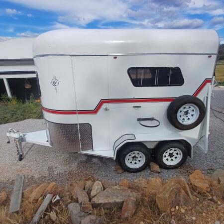 1999 Stallion 2H SL Horse Float image