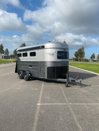 Rice Floats The 3 Horse Angle Pro image