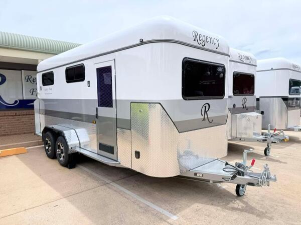 Regency Square 3 HAL Deluxe image