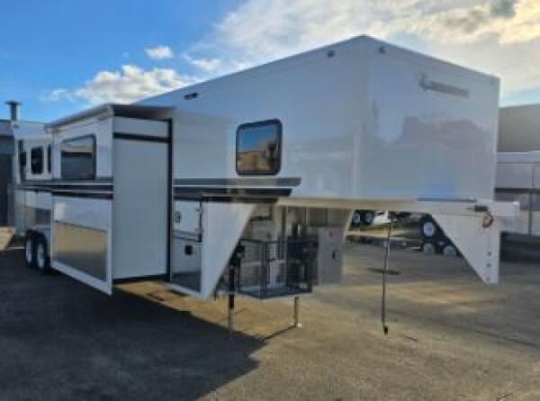 2025 Pinnacle Horse Floats 3HAL Composite Panel Gooseneck Slideout Shower Room Toilet 3HALCOMSS image