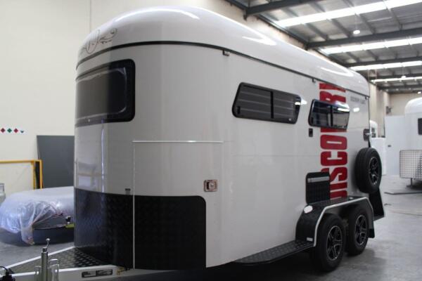 2025 Discovery Floats 2HAL Discovery Horse Float 13 6 image