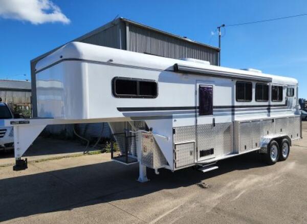 2025 Pinnacle Horse Floats 3 Horse Angle Load Gooseneck Float 3HAL-FSR image