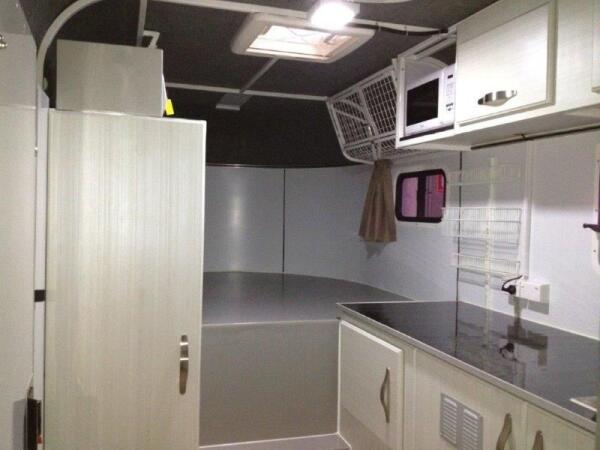 The Gladiator Gooseneck Trailer - 2 Horse Angle Load Gooseneck Trailer image